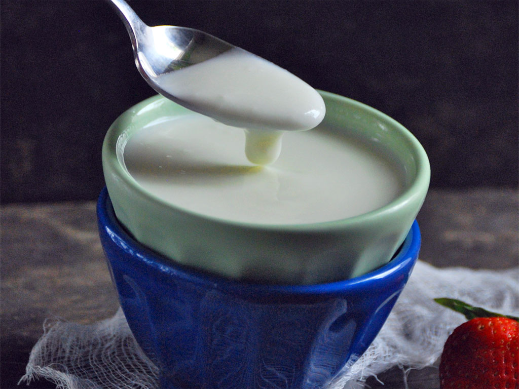 Yogurth naturale parzialmente scremato