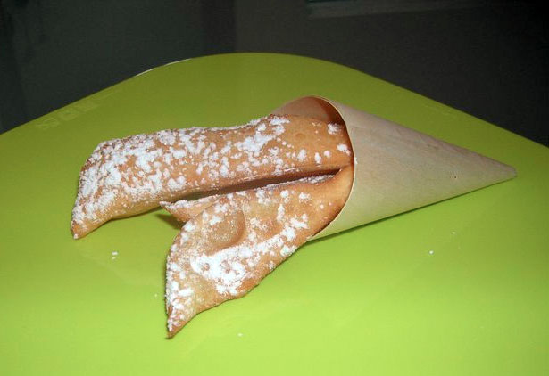 Chiacchiere pugliesi