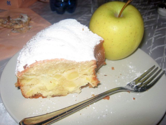 Ciambella con farina di riso e mele
