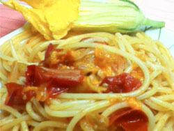 Spaghetti con fiori di zucca e prosecco