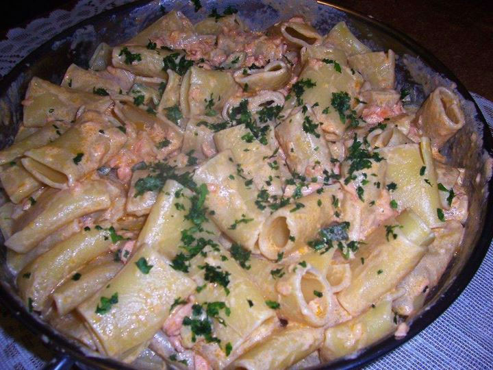 Paccheri con salmone e zucchine romanesche Paccheri con salmone e zucchine romanesche