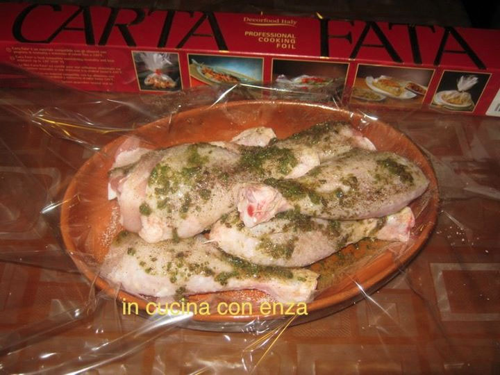 Fusi di pollo alle erbe in carta fata