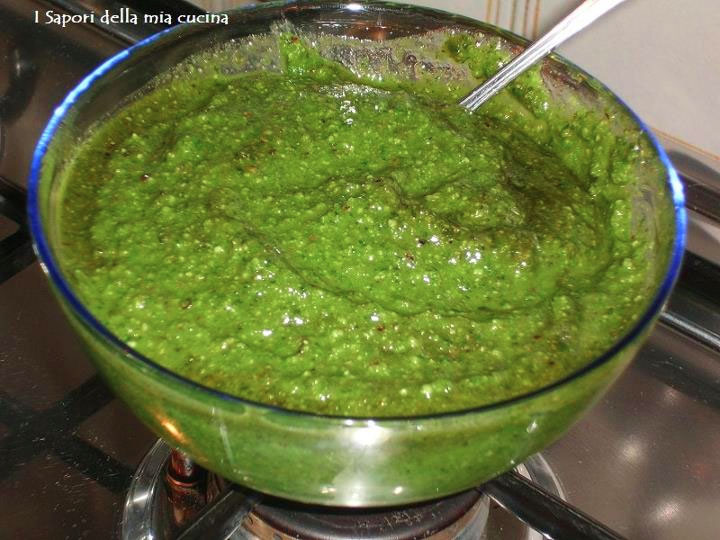 Pesto al basilico a base di pistacchi