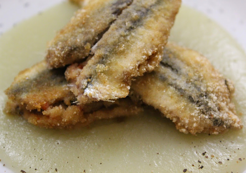 Alici impanate con salsa di topinambur