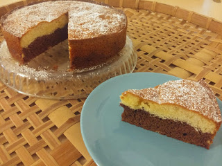 Torta con cioccolato bianco e fondente