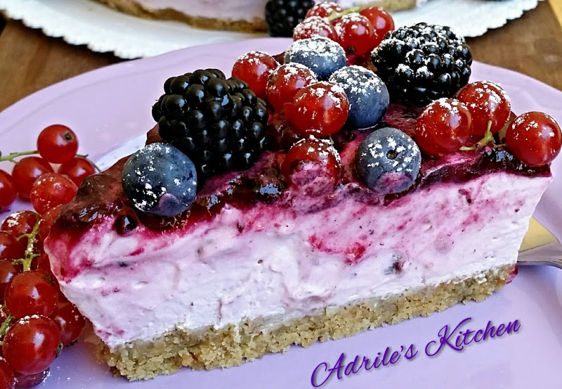 Torta semifredda ai frutti di bosco